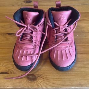 Dark salmon all condition gear- Nike